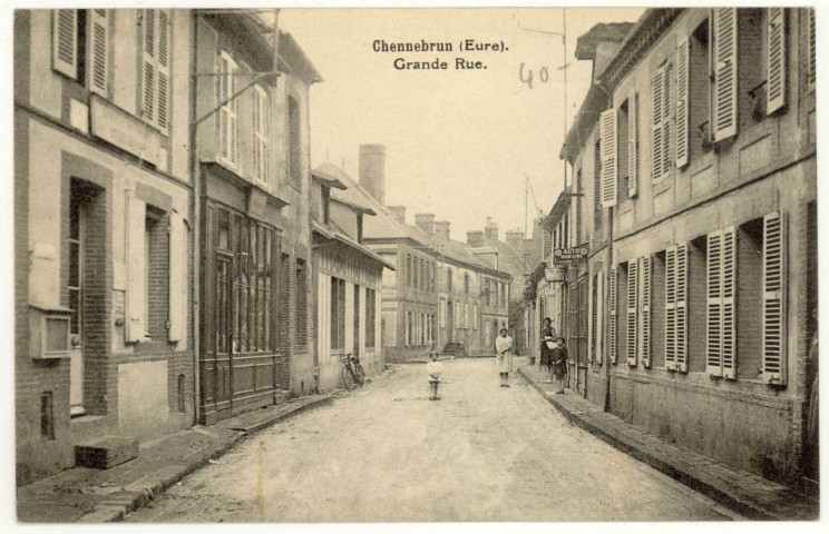 Chennebrun. Grande Rue.