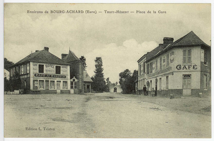 Thuit-Hébert. Place de la Gare.