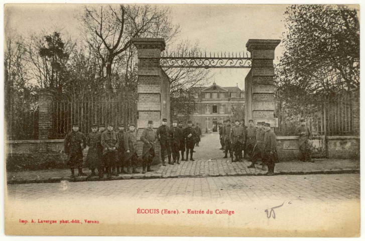 Ecouis. Entrée du Collège.