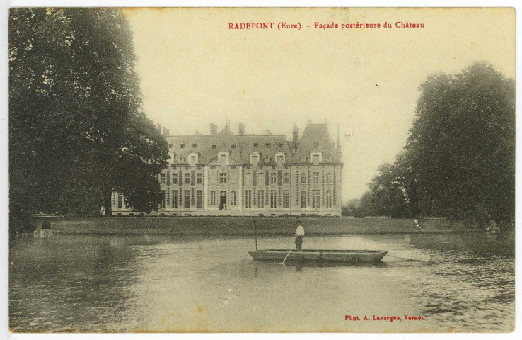 Radepont. Façade postérieure du château.