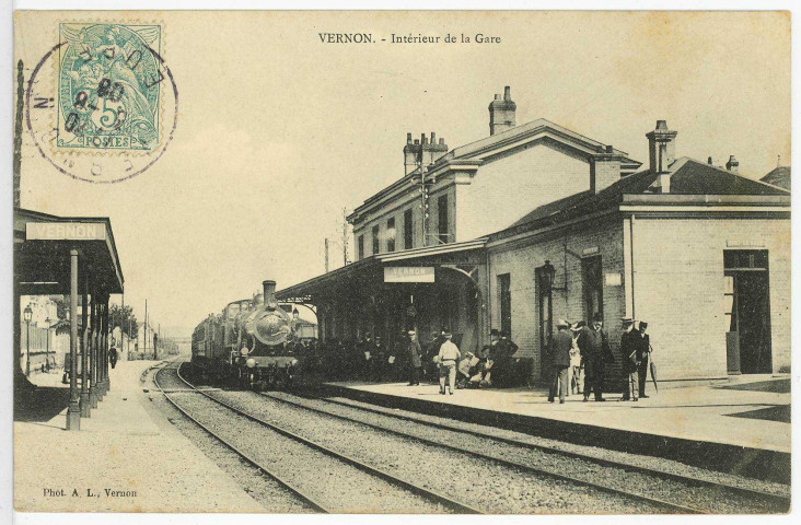 Vernon-Ville. Intérieur de la Gare.