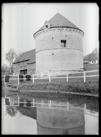 Pigeonnier.