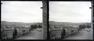 La place du Palais des Papes à Avignon (Vaucluse, France)