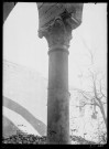 Colonne à chapiteau corinthien d'une arcade de la citadelle d'Alep (Syrie).