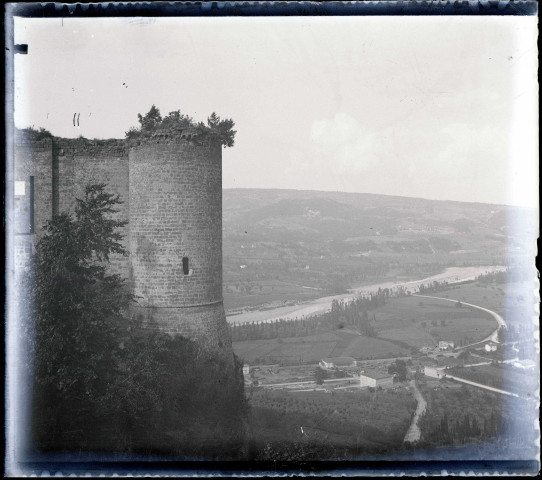 Vue de la vallée de la Seine depuis les ruines du Château Gaillard aux Andelys (Eure).