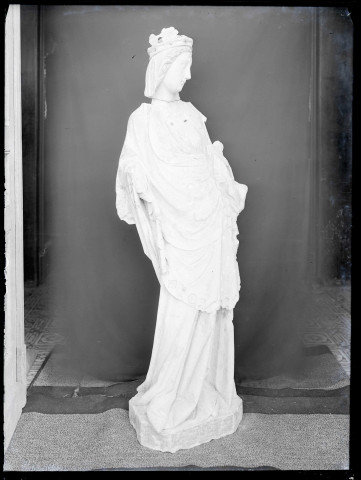 Statue de la Vierge à l'enfant de Lisors (Eure).