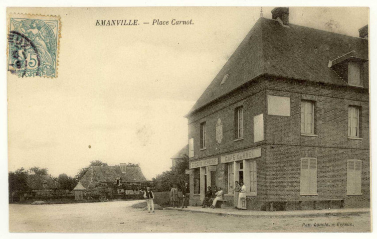 Emanville. Place Carnot.