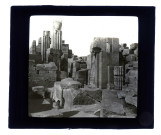 Ruines et vestiges de temple.
