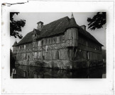 Manoir de Coupesarte (Calvados) en angle avec échauguettes.