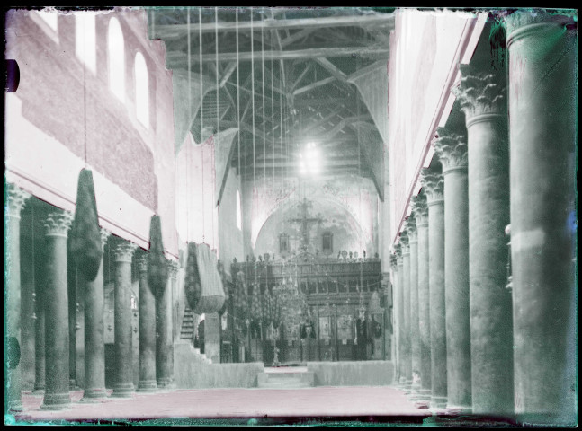Intérieur de la basilique de la nativité à Bethléem (Israël).