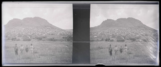 Vue générale du bourg, du catholicossat et de la citadelle de Kozan (Sis) (Turquie).