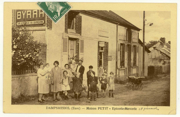 Dampsmesnil. Maison PETIT-Epicerie-Mercerie.