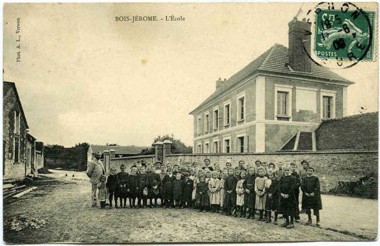 Bois-Jérôme-Saint-Ouen. L'Ecole.