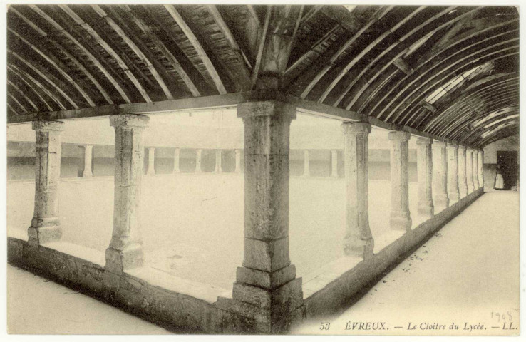 Evreux-Ville. Le Cloître du Lycée.