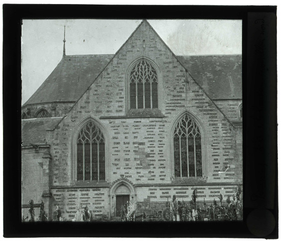 Basilique Notre-Dame de la Couture de Bernay (Eure), façade du bras nord du transept.