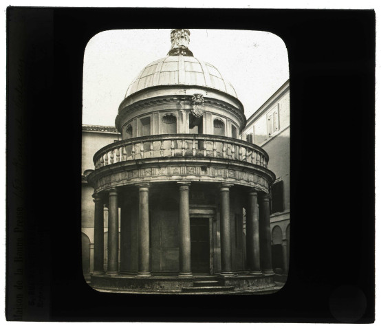 Église San Pietro in Montorio à Rome (Italie), petit temple construit par Bramante.