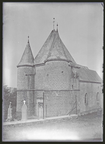 Église fortifiée de Saron-sur-Aube (Marne).