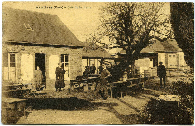 Arnières-sur-Iton. Café de la Halte.
