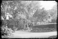 Commun de l'entrée du manoir « le Val fleuri » appartenant à M. Gallier.