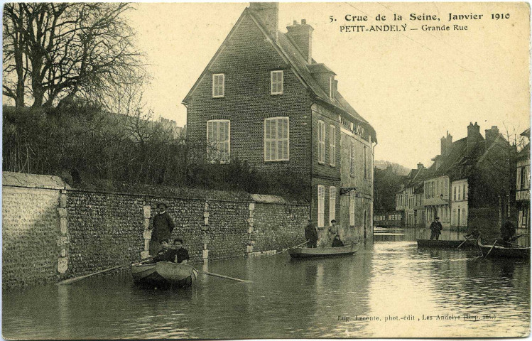 Andelys (Les). Crue de la Seine, Janvier 1910 - Petit Andely Grande Rue.