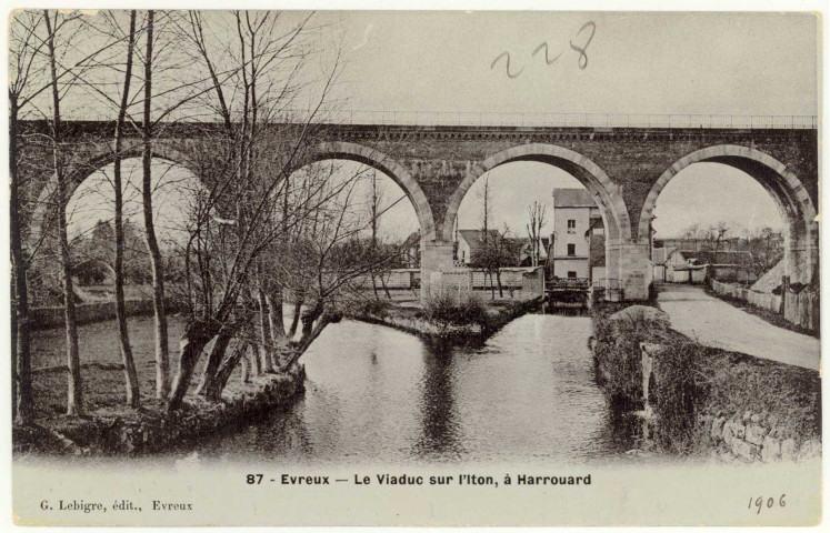 Evreux-Ville. Navarre : Le Viaduc sur l'Iton à Harrouard.