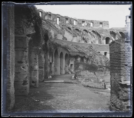 Ruines du forum dans la vallée de l'Agrigente en Sicile (Italie)