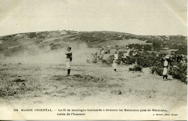 Le 65 de montagne bombarde à distance les Marocains près de Marzouka, vallée de l'Inaouen