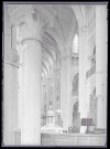 Croisée du transept et élévation de la nef de la cathédrale de Noyon (Oise)