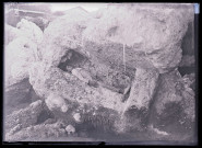 Tombe creusée dans le roc à Tarse (Turquie) (notice PA).