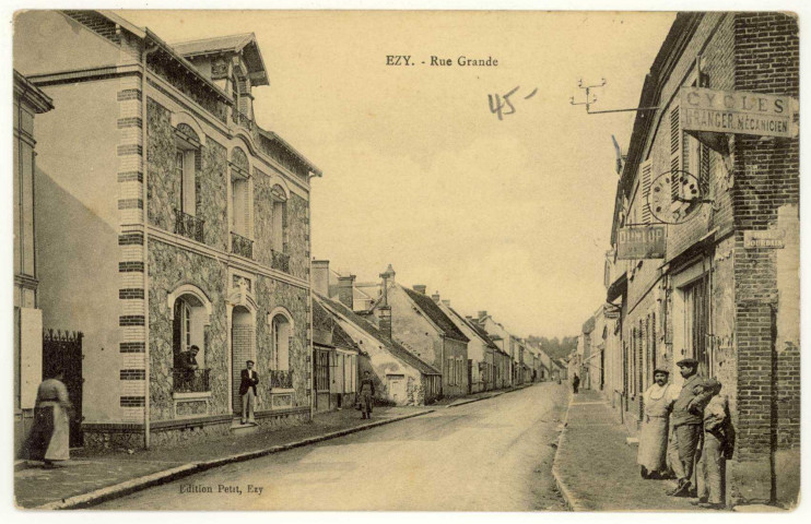 Ezy-sur-Eure. Rue Grande.