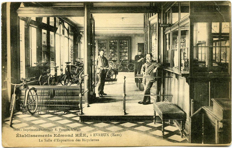 Evreux-Ville. Établissement Edmond Hée - Cycles et Automobiles Rue Joséphine La Salle d'Exposition des Bicyclettes.