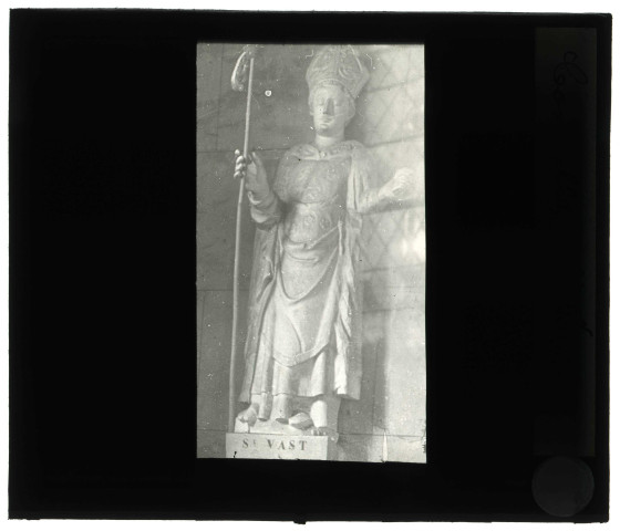Église de Connelles (Eure), statue de Saint-Vaast.