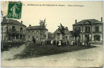 Romilly-la-Puthenaye. Place publique.