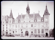 Façade de l'hôtel de ville de Charleville-et-Mézières (Ardennes).