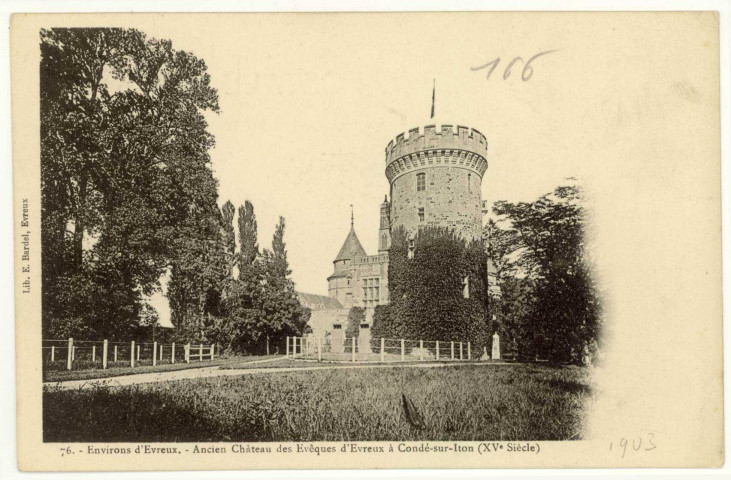 Condé-sur-Iton. Ancien Château des Evêques d'Evreux à Condé-sur-Iton (XVe siècle).