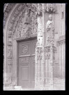 Portail central et tympan de l'église de Saint-Riquier (Somme).