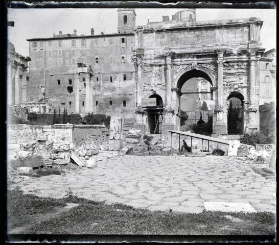 Arc de triomphe de Septimius Severus en l'honneur de la bataille remportée à Rome (Italie).