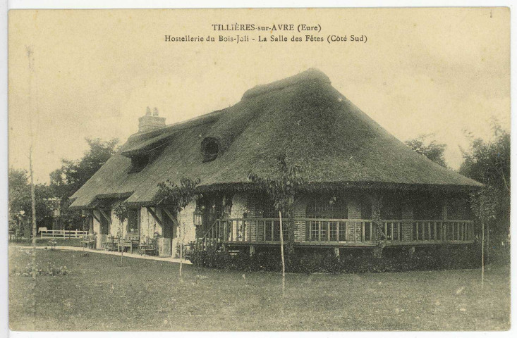 Tillières-sur-Avre. Hostellerie du Bois Joly - La Salle des Fêtes (Côté Sud).