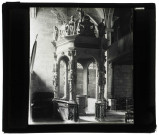 Église de Magny-en-Vexin (Val-d'Oise), fonts baptismaux.