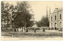 Bémécourt. La Place de la mairie.