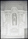Autel et statue de Saint-Jean Baptiste dans la chapelle de Fresnelle à Boisemont (Eure, France)