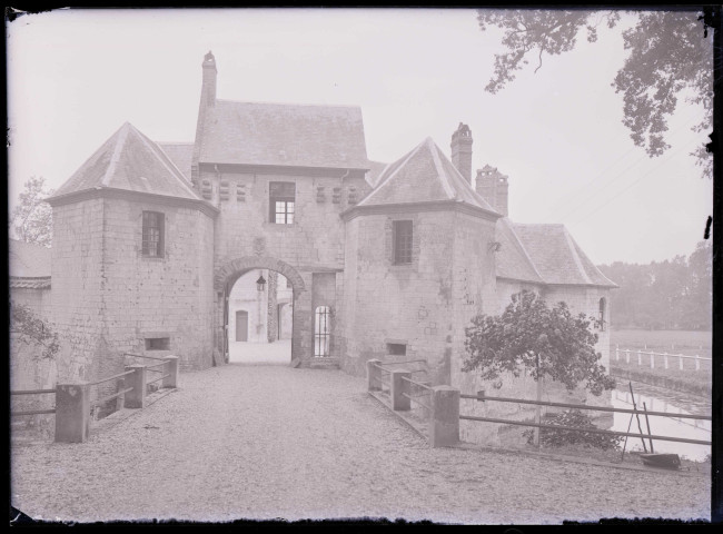Entrée du château de Nempont-Saint-Firmin (Pas-de-Calais)