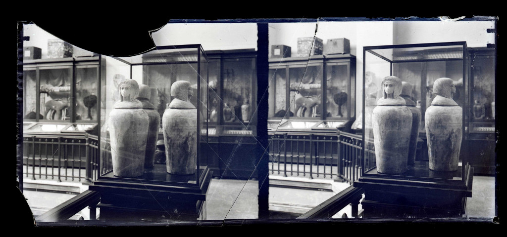 Salle et collections d'un musée égyptien.