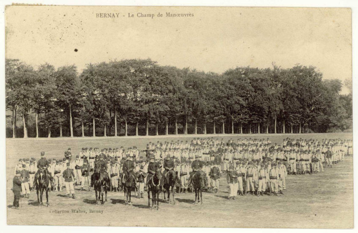 Bernay. Le Champ de Manoeuvres.