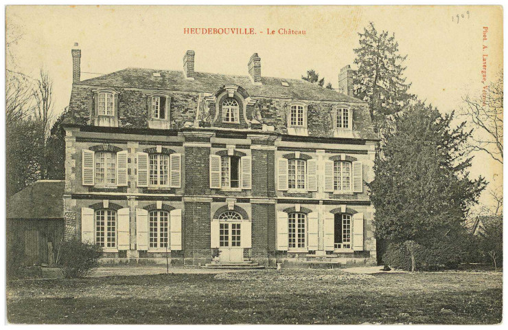 Heudebouville. Le Château.