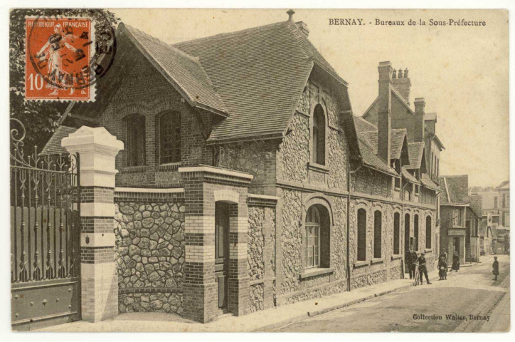 Bernay. Bureaux de la Sous-Préfecture.