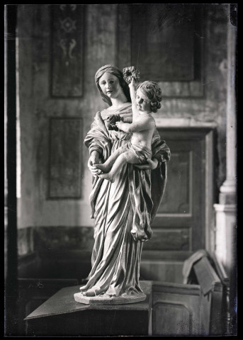 Église des Baux-de-Breteuil (Eure), statue de Vierge à l'enfant.