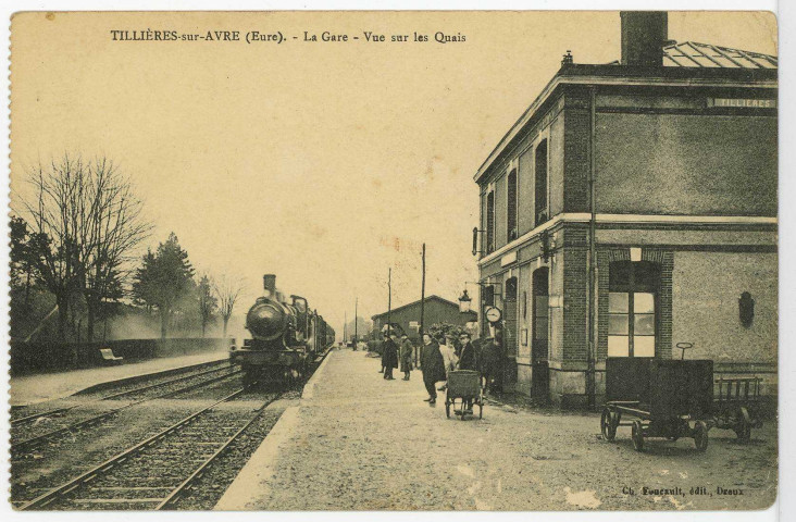 Tillières-sur-Avre. La Gare - Vue sur les Quais.