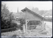 Lavoir sur le cours de la Lévrière traversant le Vexin normand.