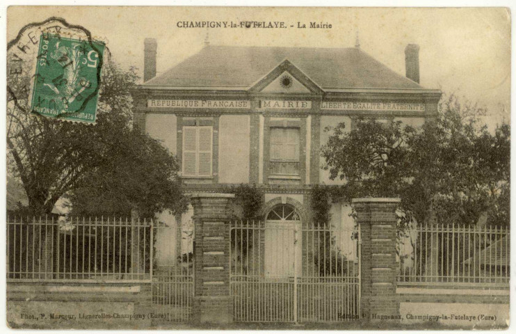 Champigny-la-Futelaye. La Mairie.